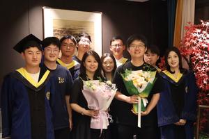 实验室欢送2025届毕业生，祝同学们前程似锦！